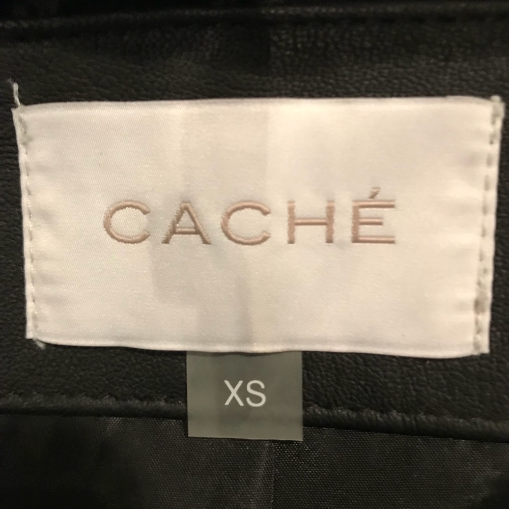 Cache Women’s Leather Jacket - Picture 5 of 7
